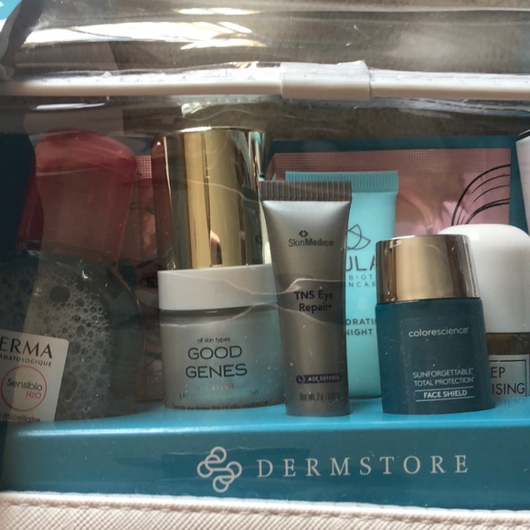 Holiday limited edition Best of Dermstore set - Picture 3 of 3